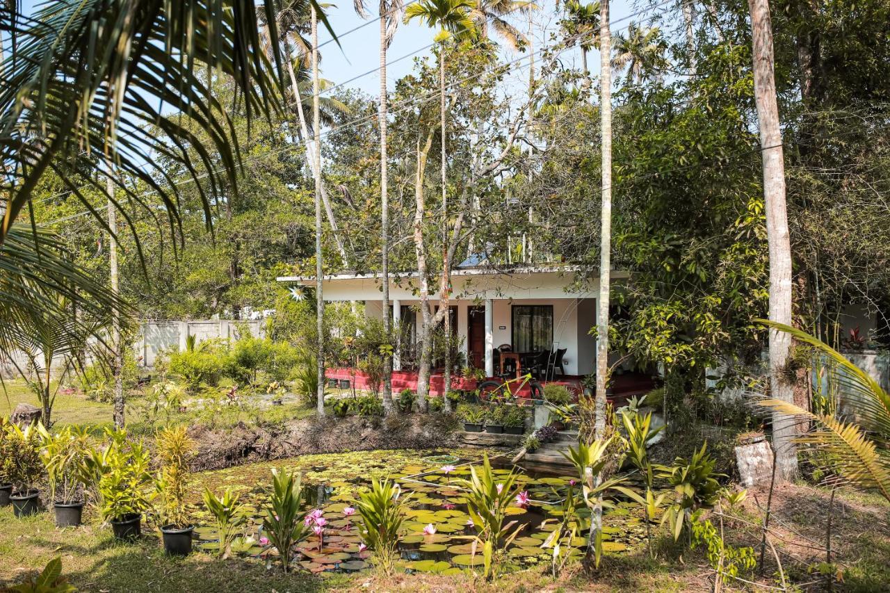 Ferienwohnung Marari Ebin Charlys Mararikulam Exterior foto