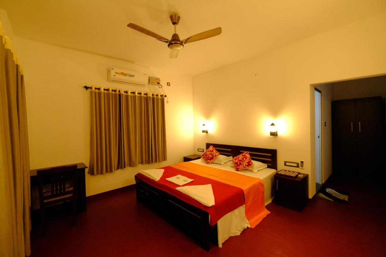 Ferienwohnung Marari Ebin Charlys Mararikulam Exterior foto