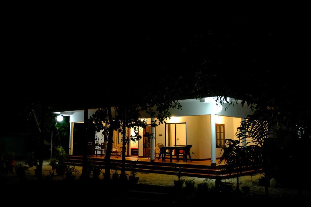 Ferienwohnung Marari Ebin Charlys Mararikulam Exterior foto