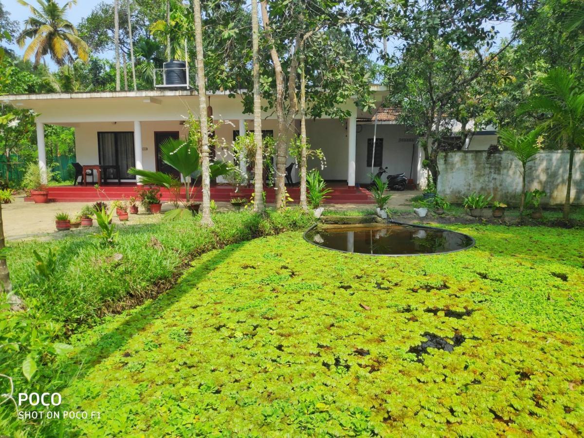 Ferienwohnung Marari Ebin Charlys Mararikulam Exterior foto