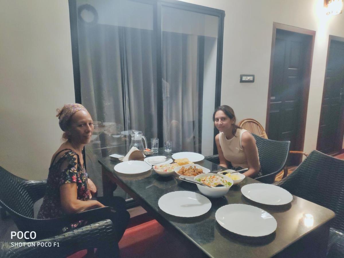 Ferienwohnung Marari Ebin Charlys Mararikulam Exterior foto